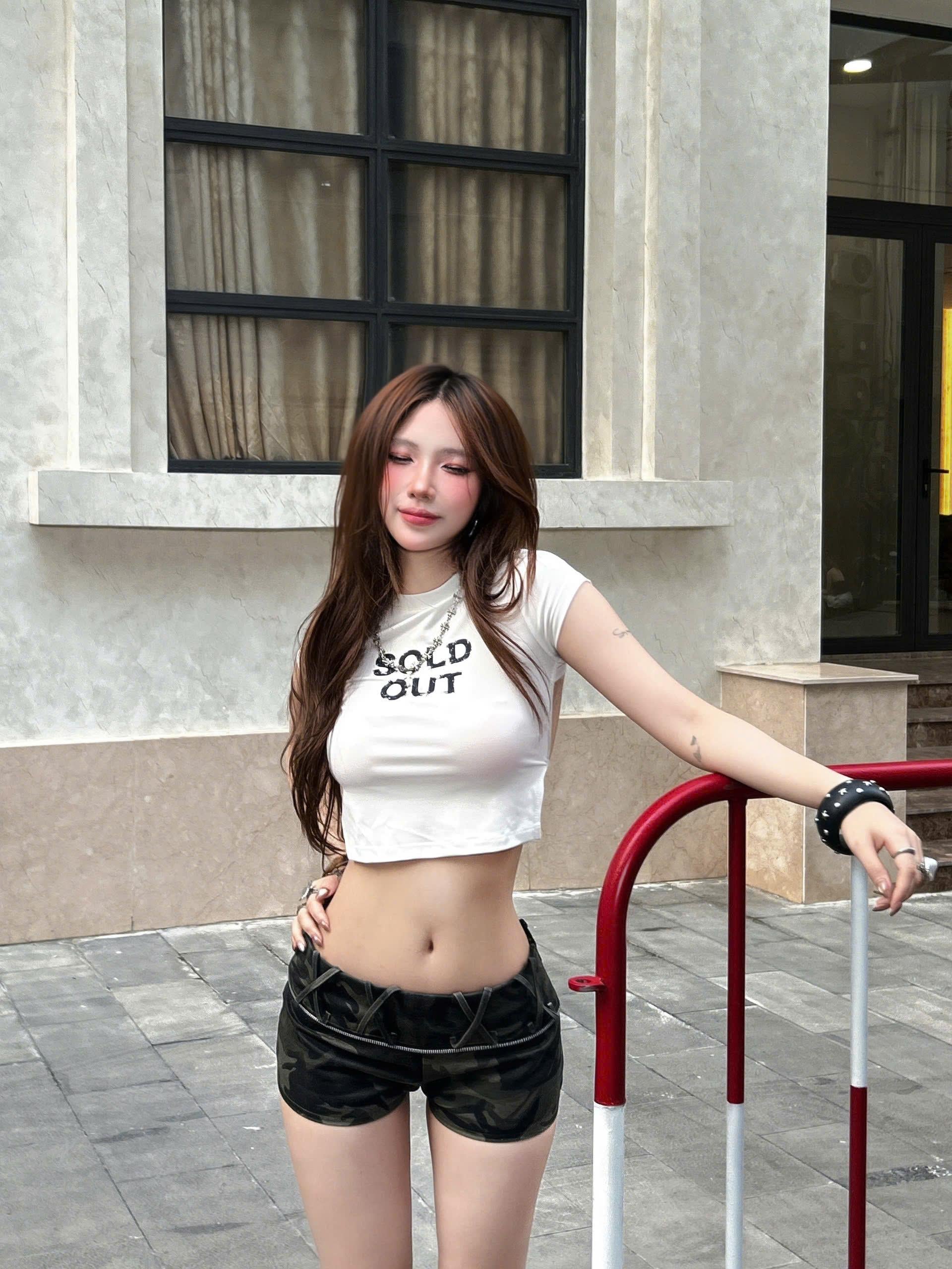 【TEENDRE SOLD OUT TOP】露背修身短版上衣｜顯瘦百搭 辣妹必備